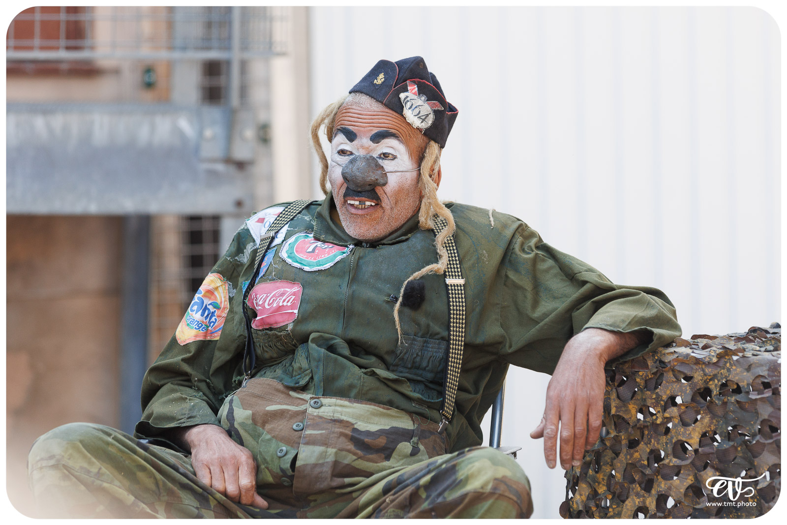 EN ATTENDANT LE 3ÈME TYPE (THÉÂTRE DE CANIVEAU)